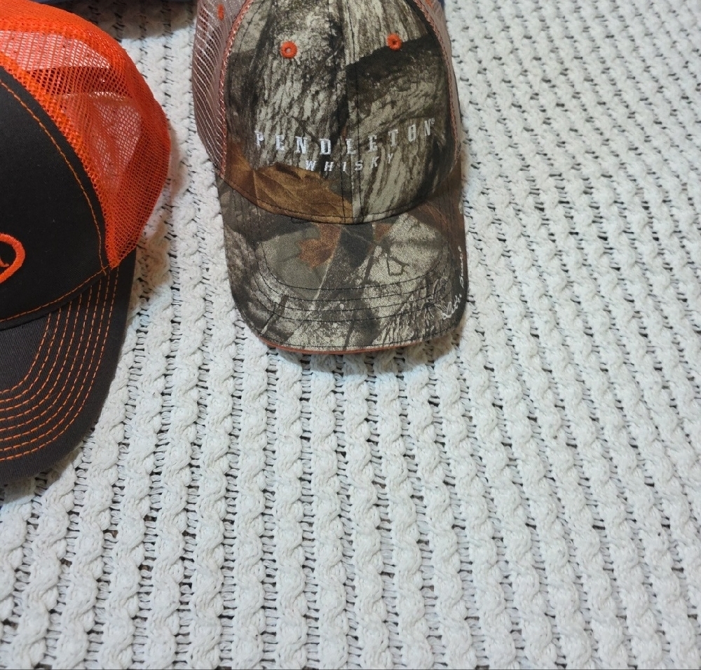 Sold As 1 Lot! Assorted Men's Camouflage and Logo Caps - Picture 4 of 9